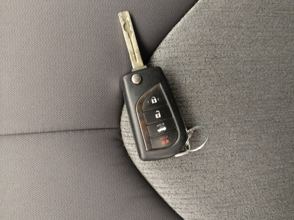 2021 Toyota Camry in Topeka, KS 66611 - 18136655 32