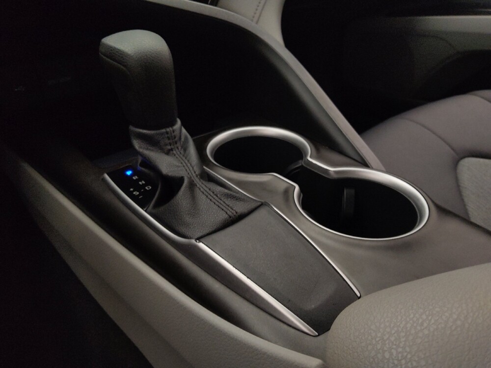 2021 Toyota Camry in Topeka, KS 66611 - 18136655 26