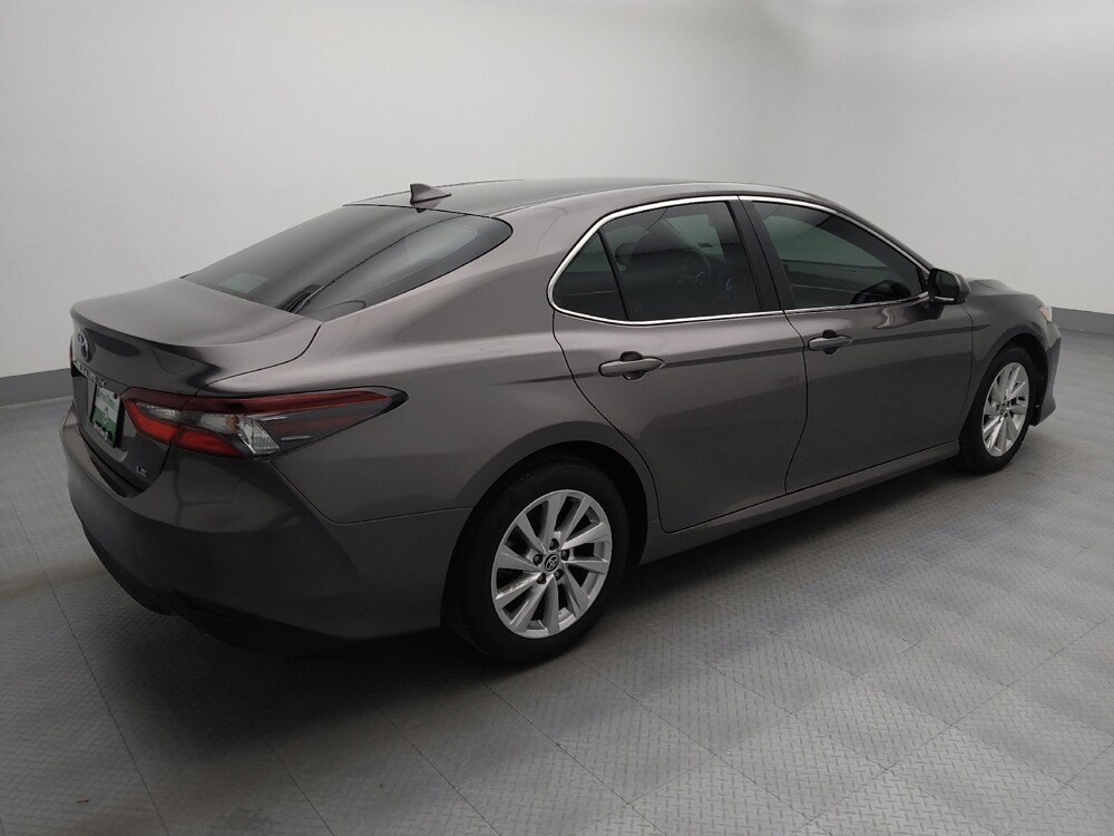 2021 Toyota Camry in Topeka, KS 66611 - 18136655 10