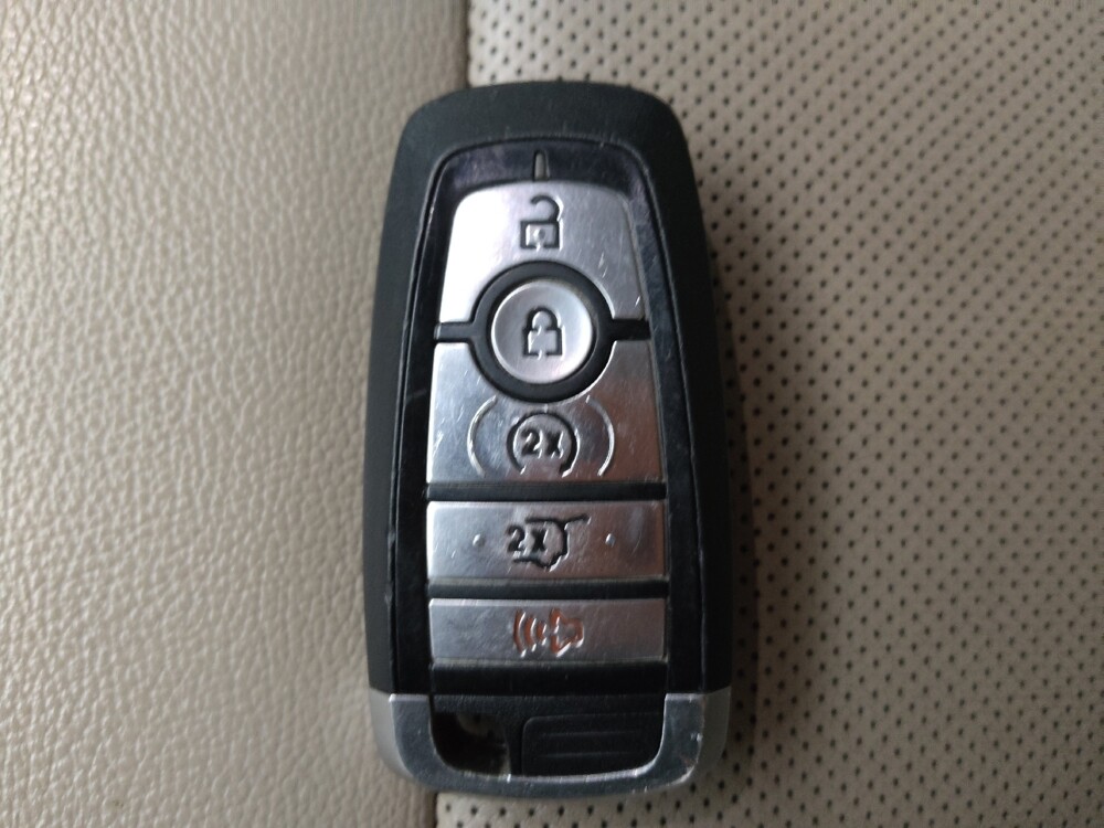 2023 Ford Explorer in Ft Wayne, IN 46805 - 18136660 32