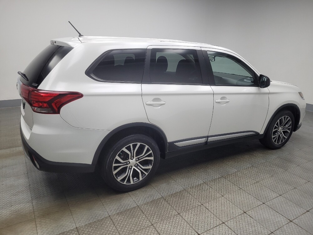 2016 Mitsubishi Outlander in Ft Wayne, IN 46805 - 18136661 10