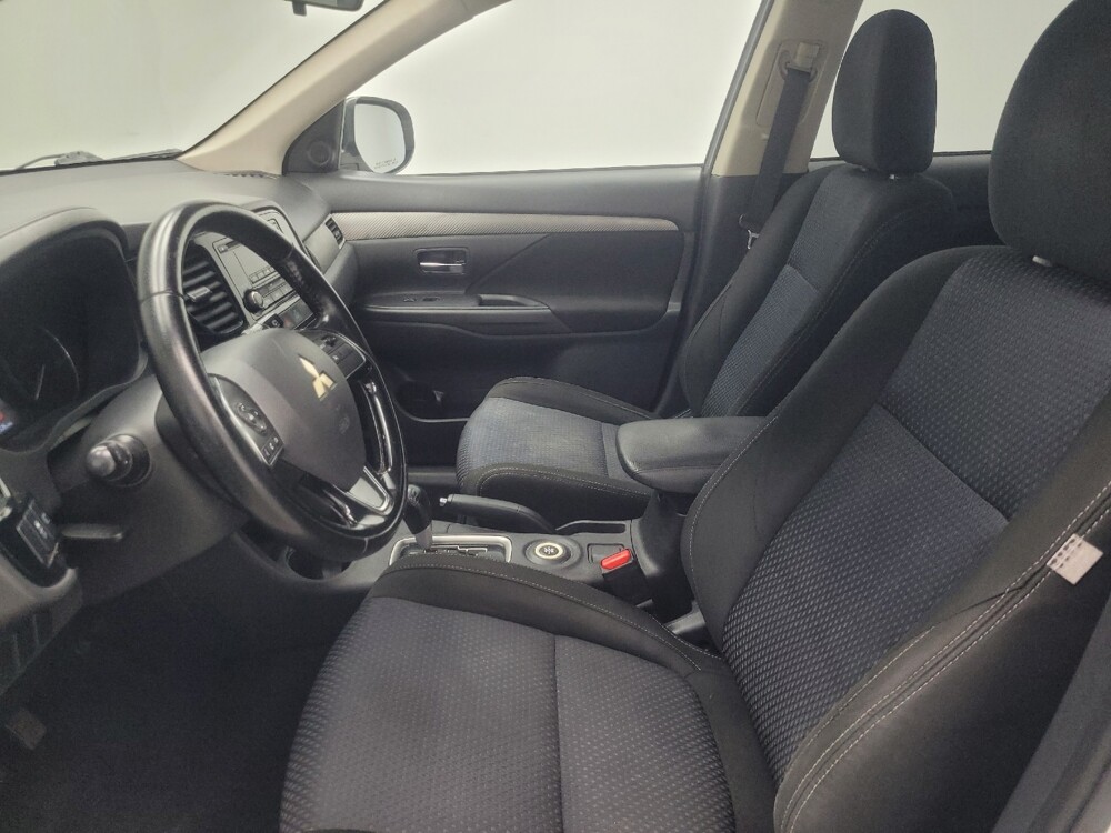 2016 Mitsubishi Outlander in Ft Wayne, IN 46805 - 18136661 17