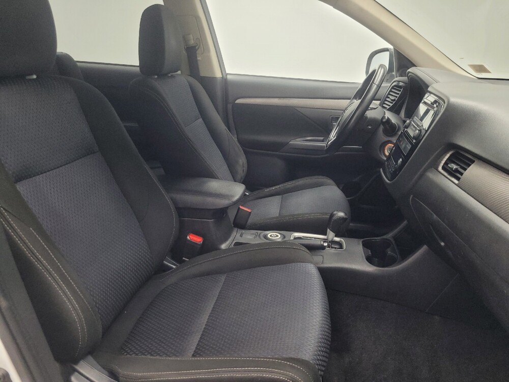 2016 Mitsubishi Outlander in Ft Wayne, IN 46805 - 18136661 21