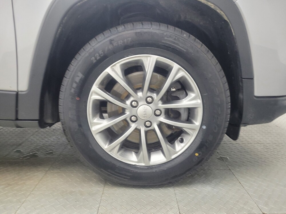 2019 Jeep Cherokee in Ft Wayne, IN 46805 - 18136662 31