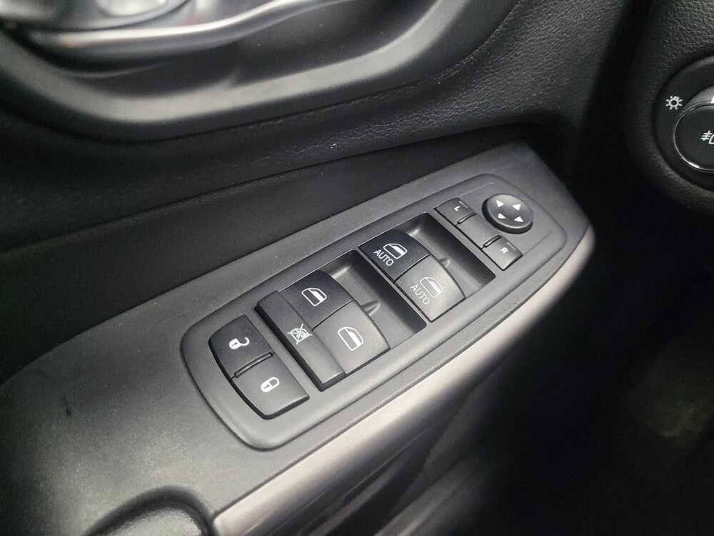 2019 Jeep Cherokee in Ft Wayne, IN 46805 - 18136662 27