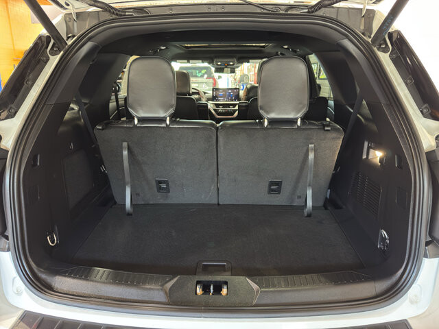 2026 Ford Explorer in Burlington, WI 53105 - 18136686 23