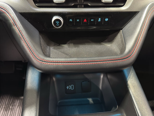 2026 Ford Explorer in Burlington, WI 53105 - 18136686 34