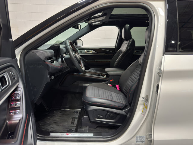 2026 Ford Explorer in Burlington, WI 53105 - 18136686 18