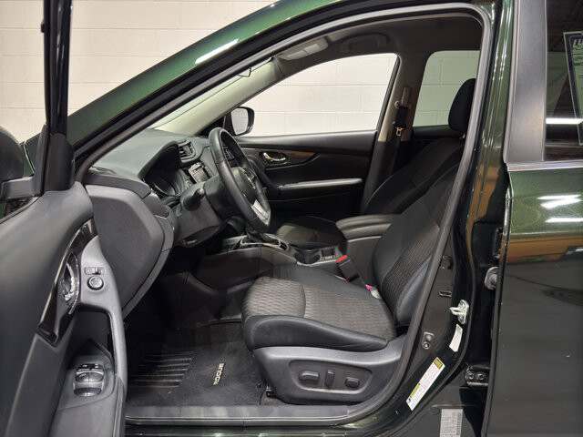 2019 Nissan Rogue in Burlington, WI 53105 - 18136688 14