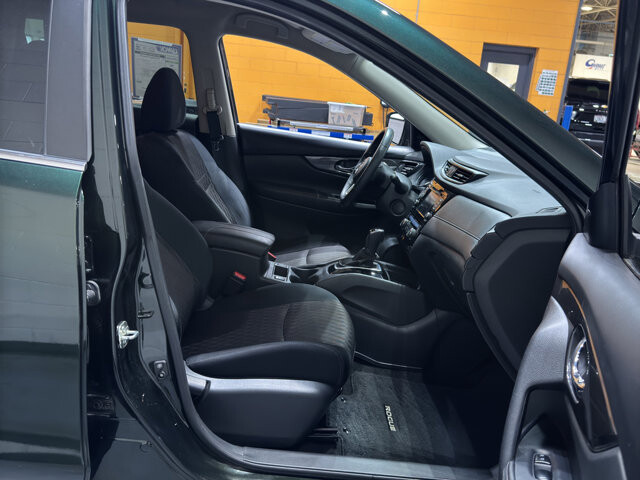 2019 Nissan Rogue in Burlington, WI 53105 - 18136688 18