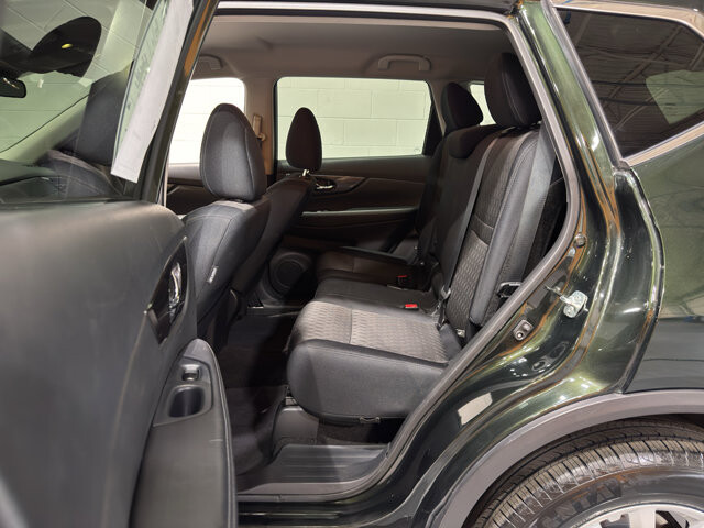 2019 Nissan Rogue in Burlington, WI 53105 - 18136688 12