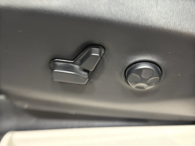 2023 Chrysler Pacifica in Burlington, WI 53105 - 18136689 18