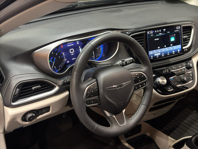 2023 Chrysler Pacifica in Burlington, WI 53105 - 18136689 19