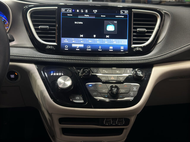 2023 Chrysler Pacifica in Burlington, WI 53105 - 18136689 30