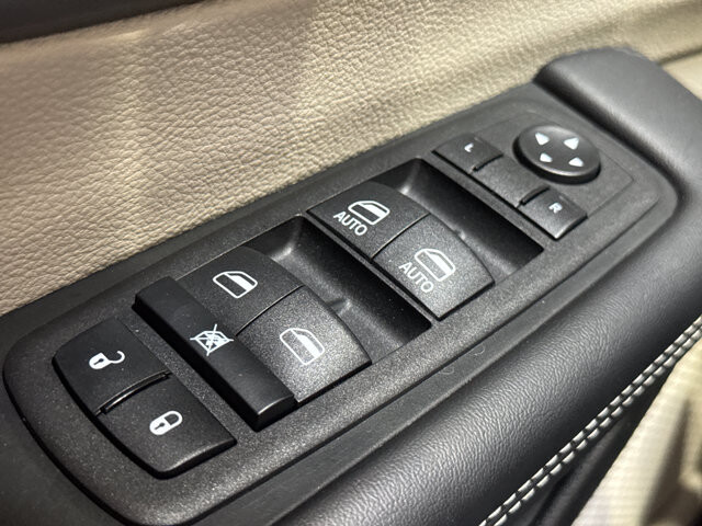 2023 Chrysler Pacifica in Burlington, WI 53105 - 18136689 35