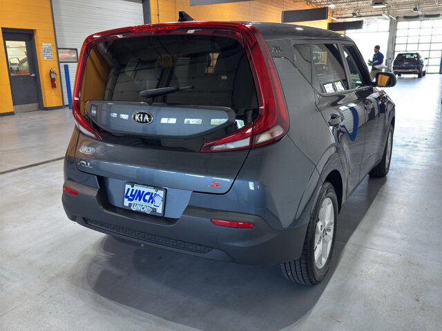 2020 Kia Soul in Burlington, WI 53105 - 18136695 5
