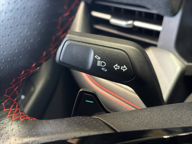 2026 Ford Explorer in Burlington, WI 53105 - 18136696 27