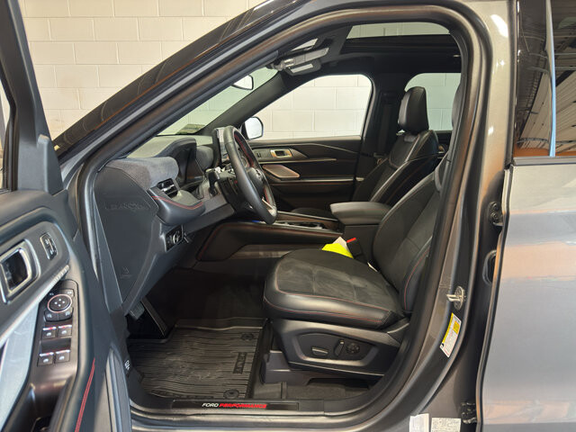 2026 Ford Explorer in Burlington, WI 53105 - 18136696 18