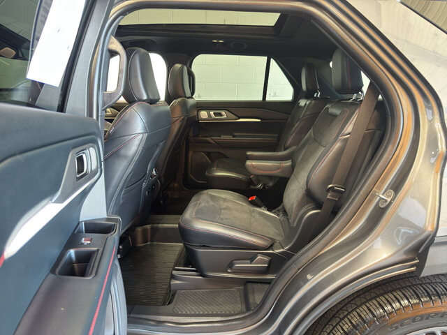 2026 Ford Explorer in Burlington, WI 53105 - 18136696 10