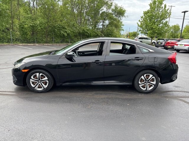 2016 Honda Civic in Marysville, OH 43040 - 18136701 4