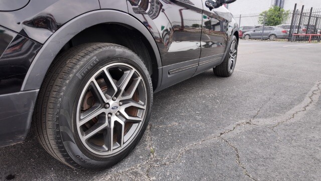 2017 Ford Explorer in Dallas, TX 75228 - 18136711 5