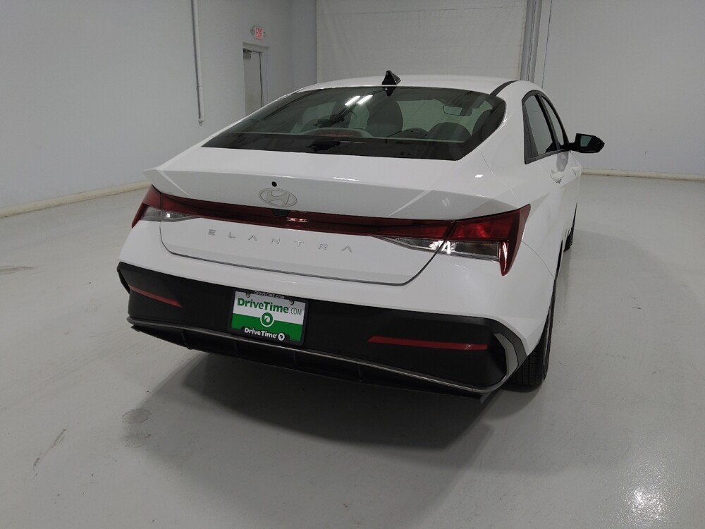 2025 Hyundai Elantra in Columbus, OH 43228 - 18136717 7