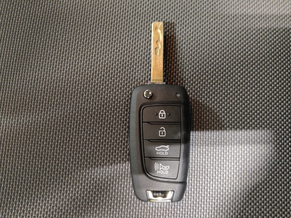 2025 Hyundai Elantra in Columbus, OH 43228 - 18136717 32