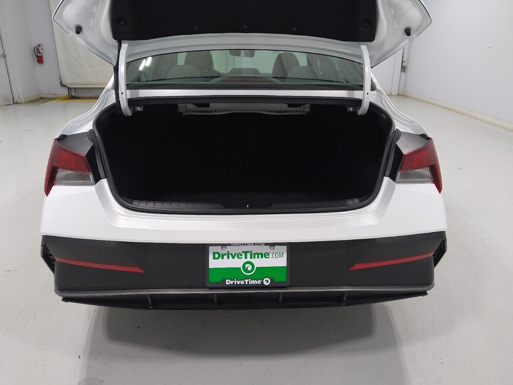 2025 Hyundai Elantra in Columbus, OH 43228 - 18136717 29