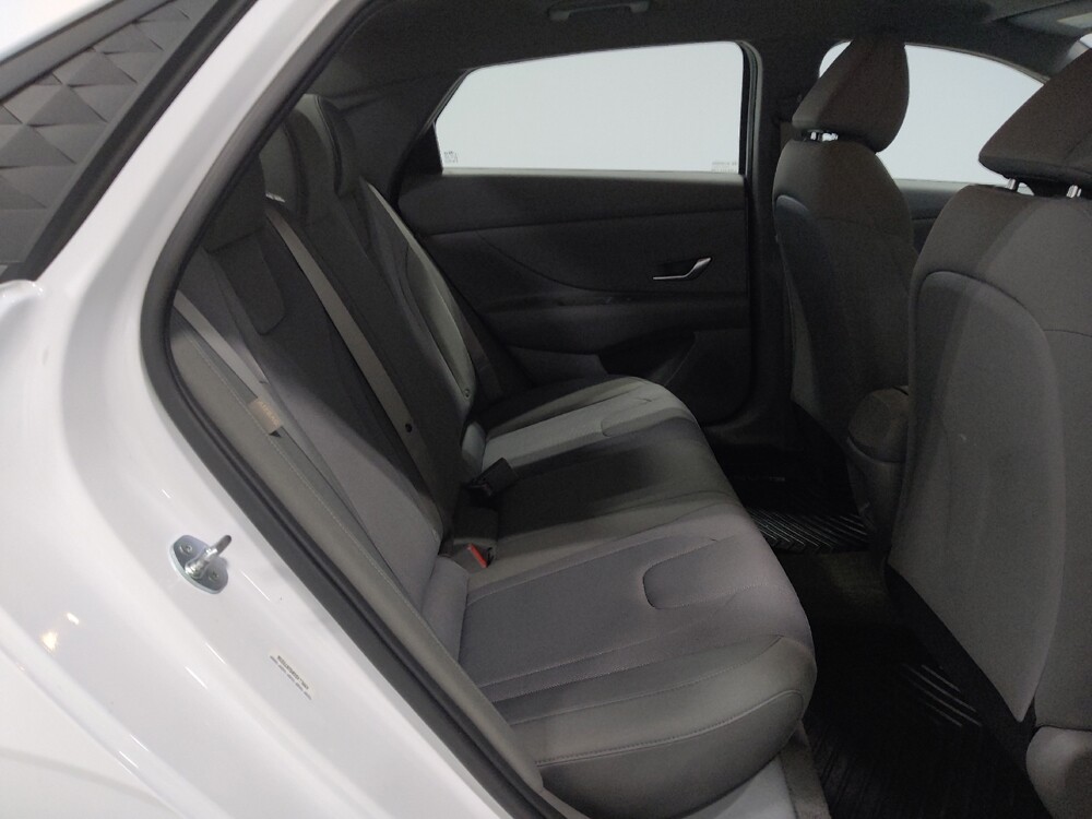 2025 Hyundai Elantra in Columbus, OH 43228 - 18136717 19