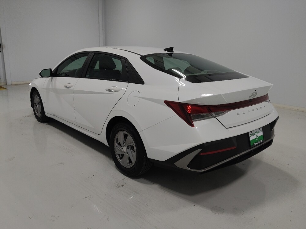 2025 Hyundai Elantra in Columbus, OH 43228 - 18136717 5