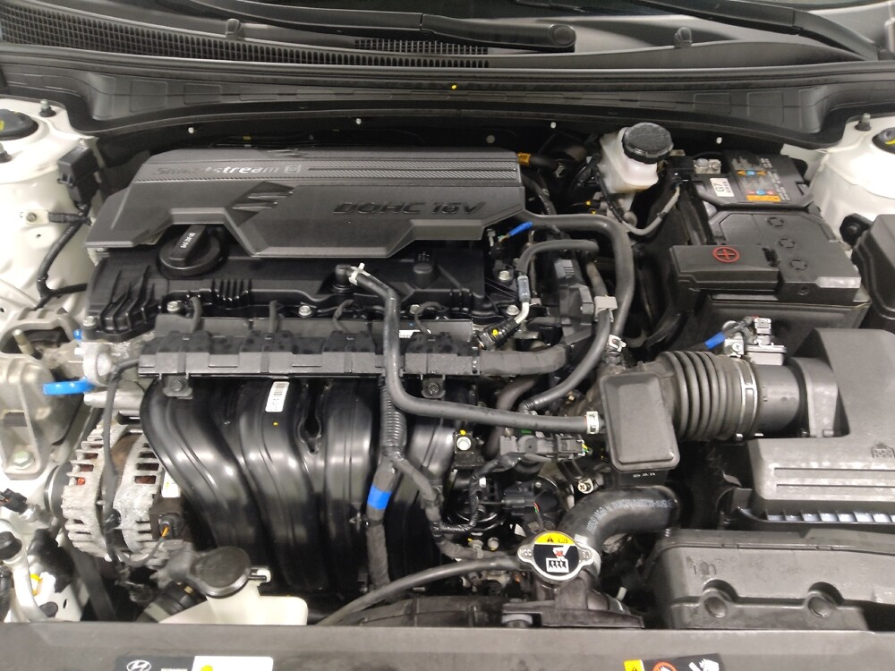 2025 Hyundai Elantra in Columbus, OH 43228 - 18136717 30