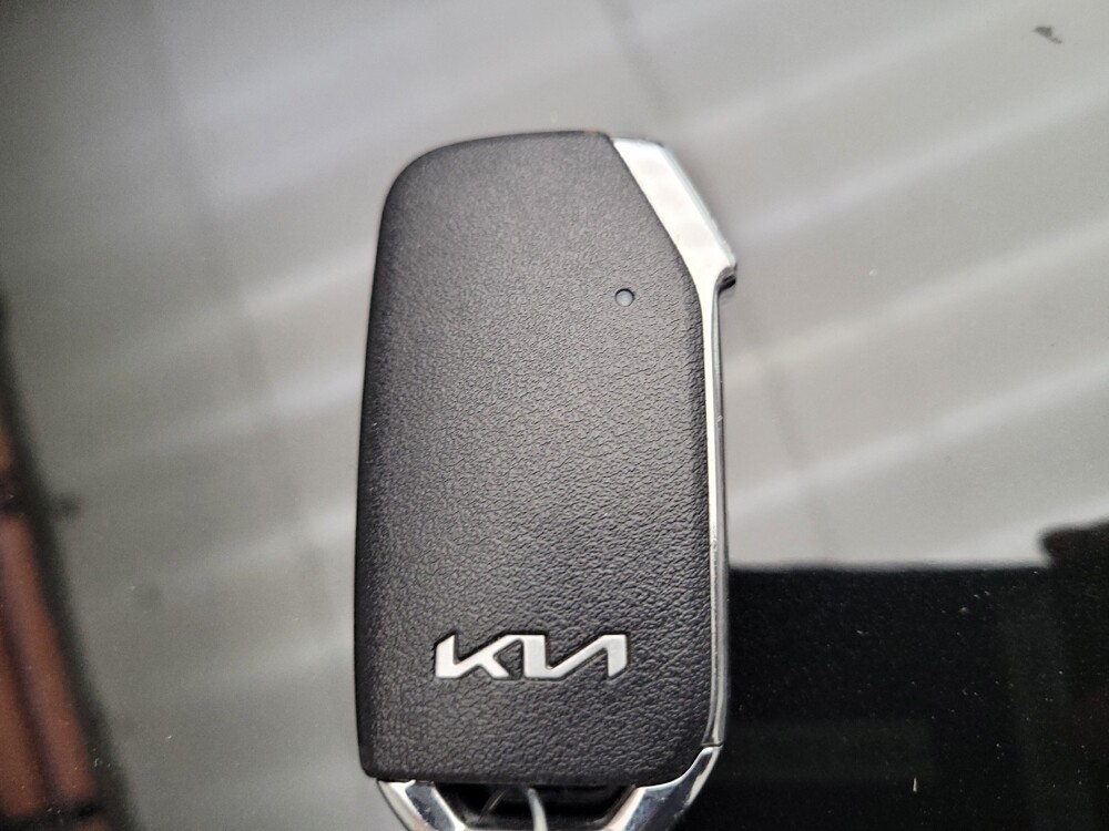 2023 Kia Niro in Sacramento, CA 95821 - 18136724 32