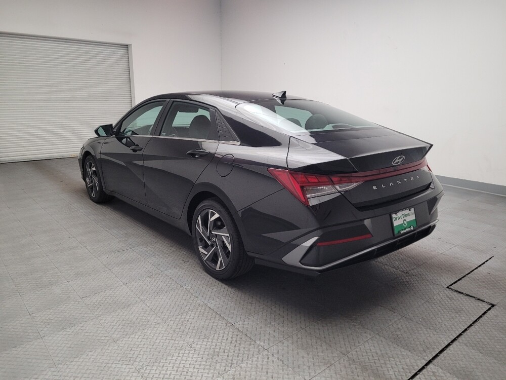 2025 Hyundai Elantra in Downey, CA 90241 - 18136728 5