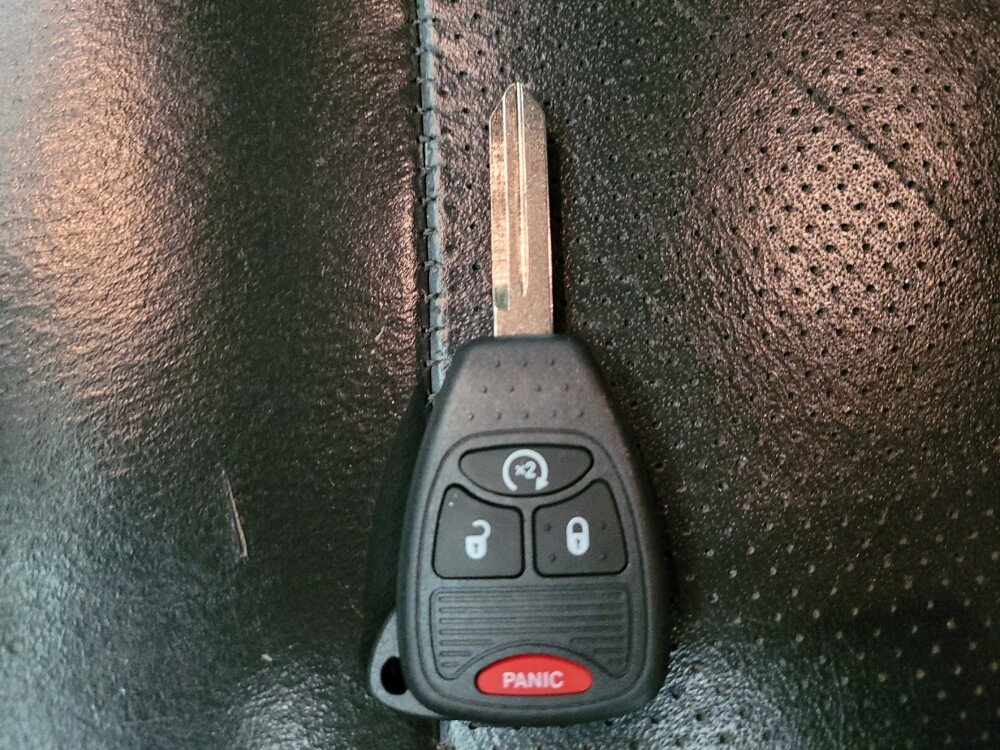 2016 Jeep Compass in Fresno, CA 93726 - 18136731 32
