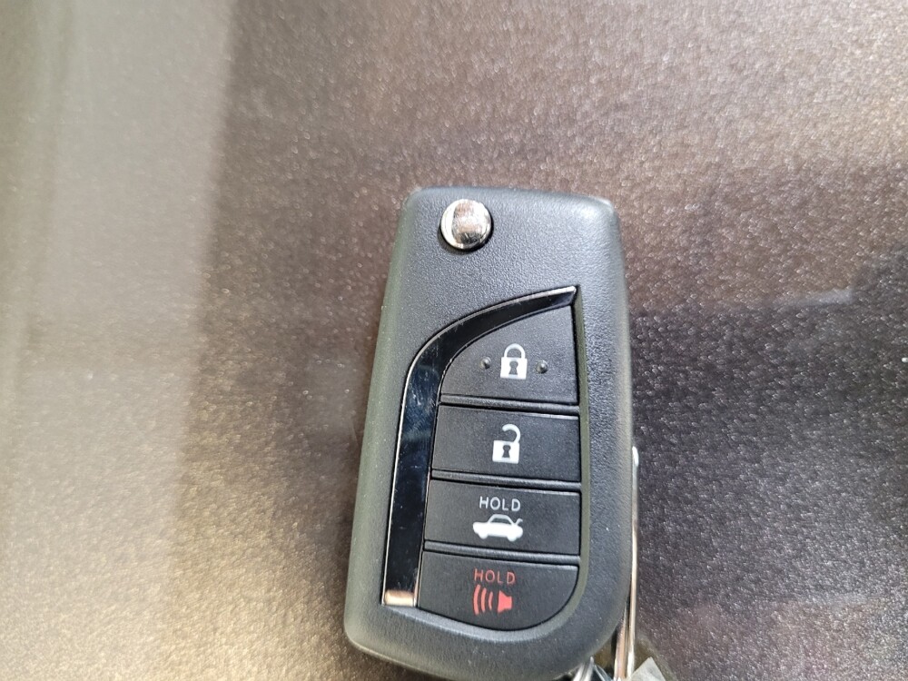 2018 Toyota Camry in Montclair, CA 91763 - 18136738 32