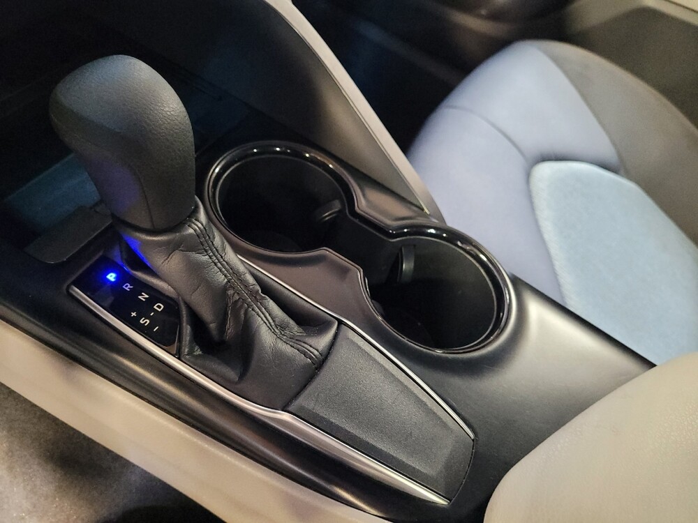 2018 Toyota Camry in Montclair, CA 91763 - 18136738 26