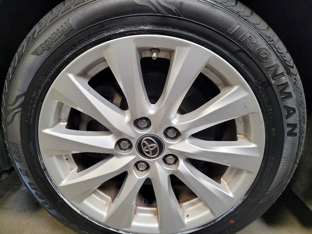 2018 Toyota Camry in Montclair, CA 91763 - 18136738 31