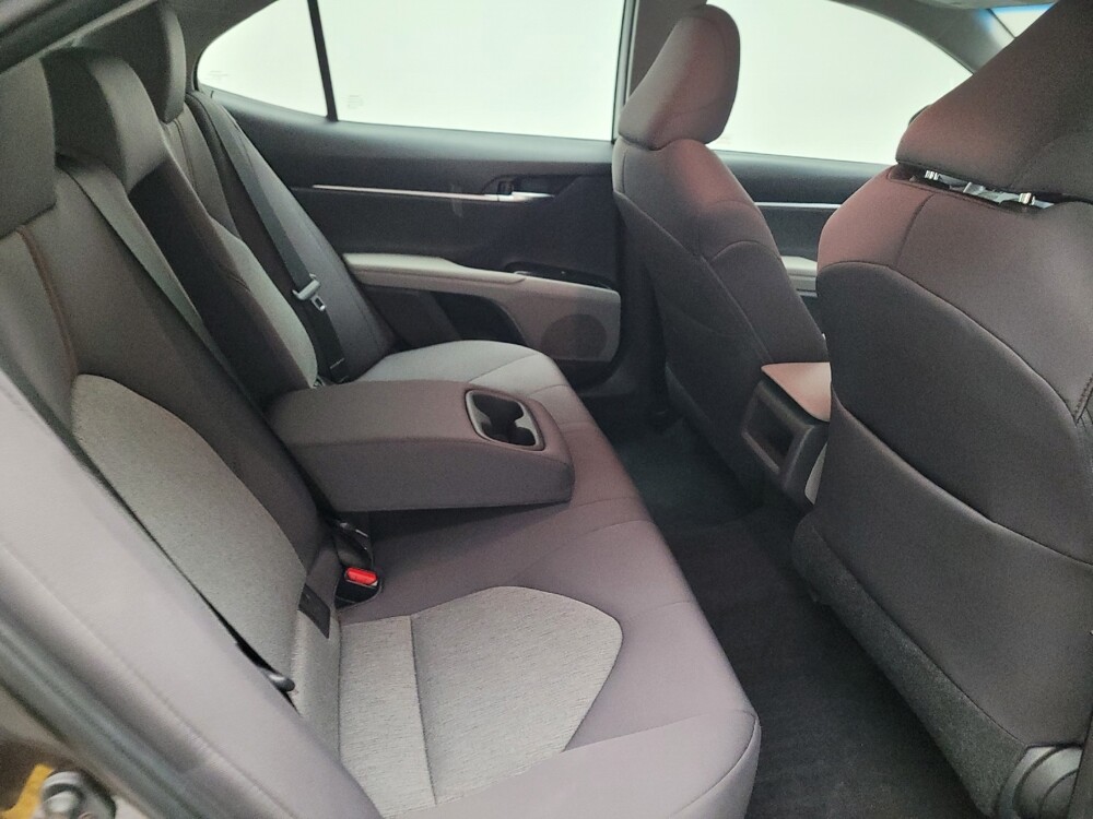 2018 Toyota Camry in Montclair, CA 91763 - 18136738 19