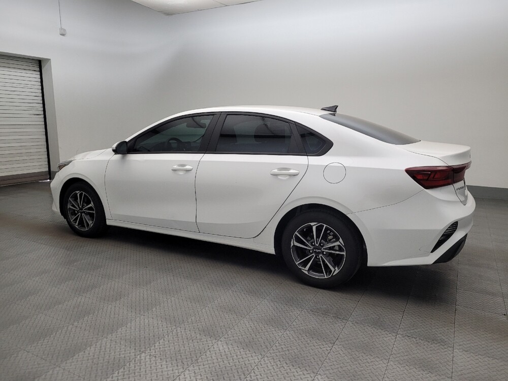 2023 Kia Forte in Phoenix, AZ 85015 - 18136800 3
