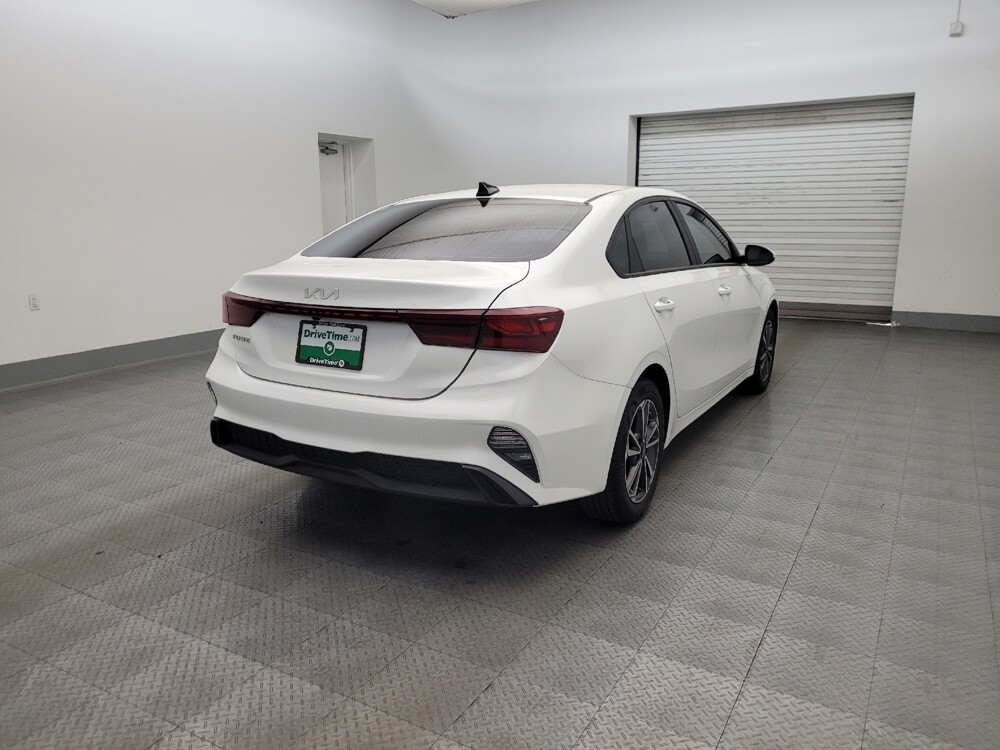 2023 Kia Forte in Phoenix, AZ 85015 - 18136800 9