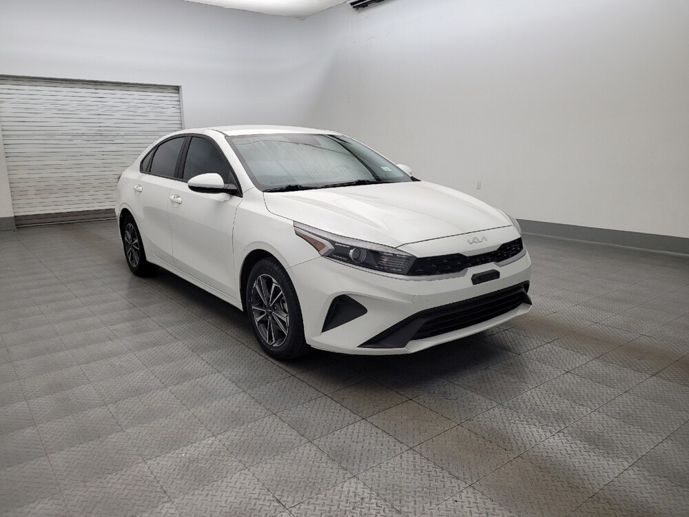 2023 Kia Forte in Phoenix, AZ 85015 - 18136800 13