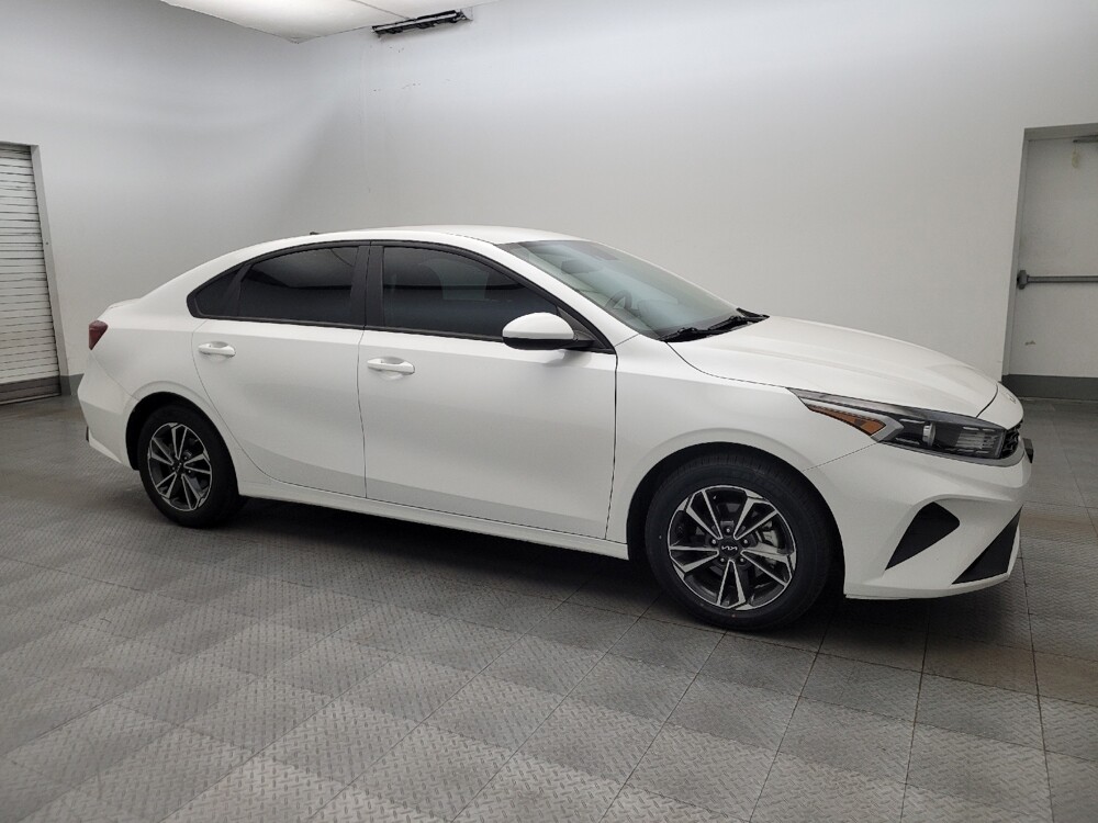 2023 Kia Forte in Phoenix, AZ 85015 - 18136800 11
