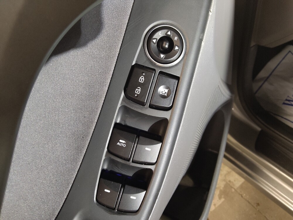 2016 Hyundai Elantra in Tampa, FL 33612 - 18136806 27