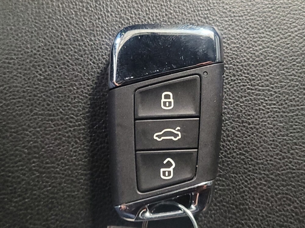 2021 Volkswagen Atlas in Morrow, GA 30260 - 18136810 32