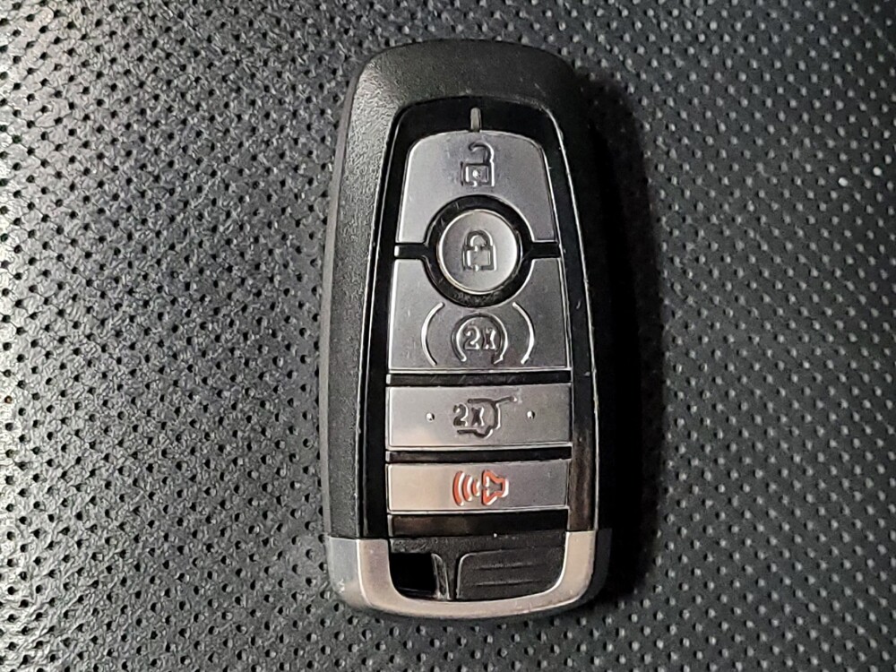 2020 Ford Explorer in Jacksonville, FL 32225 - 18136831 32