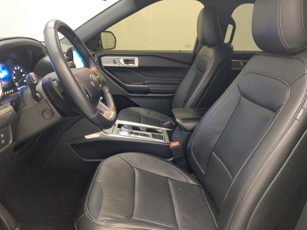 2020 Ford Explorer in Jacksonville, FL 32225 - 18136831 17