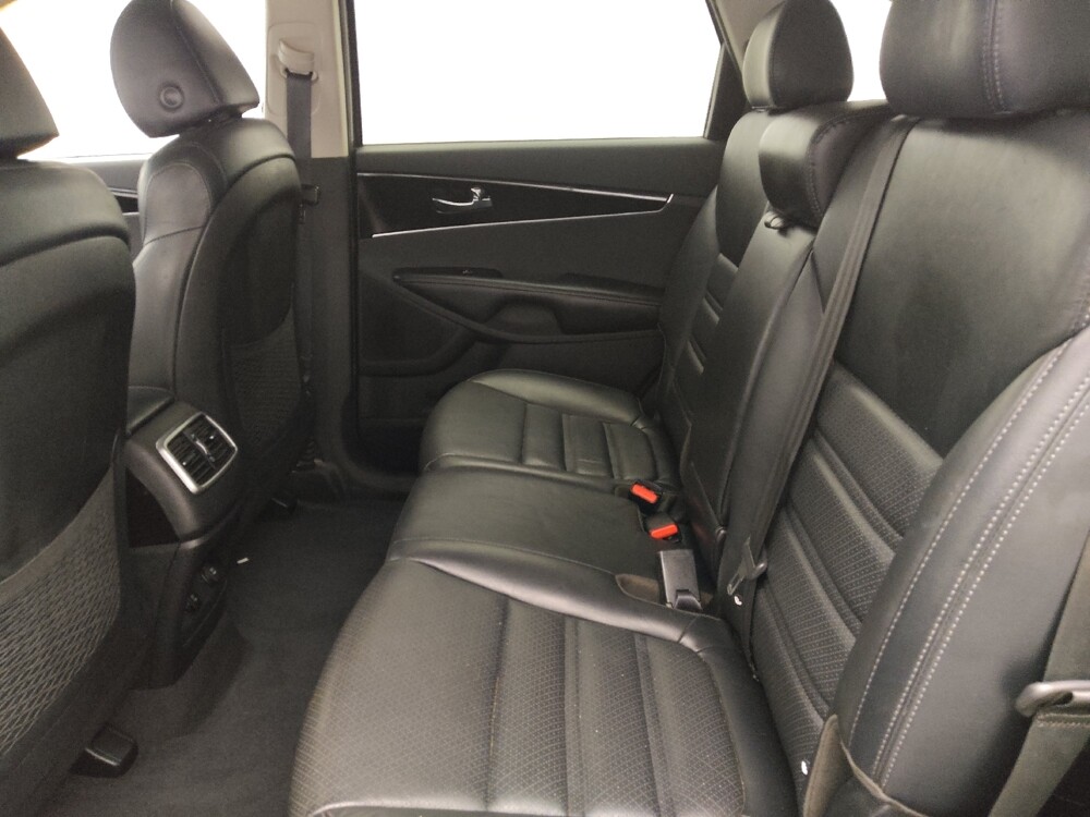 2019 Kia Sorento in Jacksonville, FL 32225 - 18136834 18