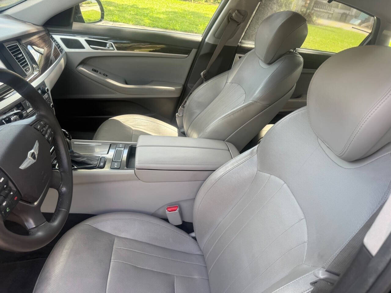 2016 Hyundai Genesis in Hollywood, FL 33023-1906 - 18136836 6