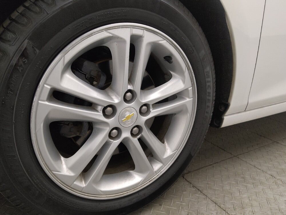 2018 Chevrolet Cruze in Jacksonville, FL 32225 - 18136851 31