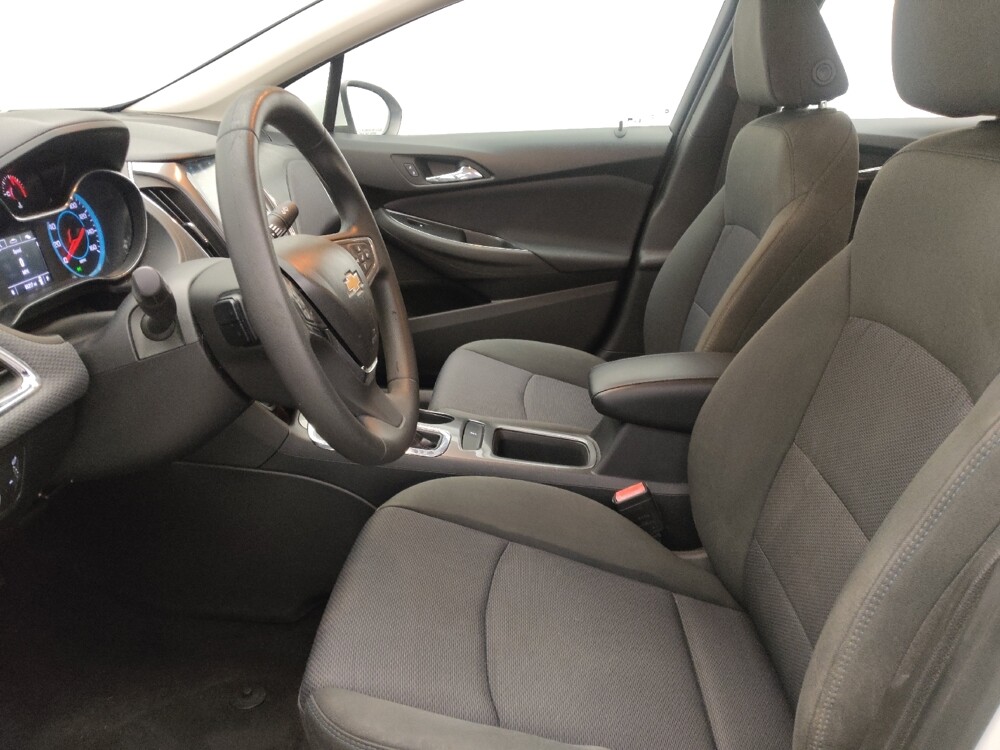 2018 Chevrolet Cruze in Jacksonville, FL 32225 - 18136851 17